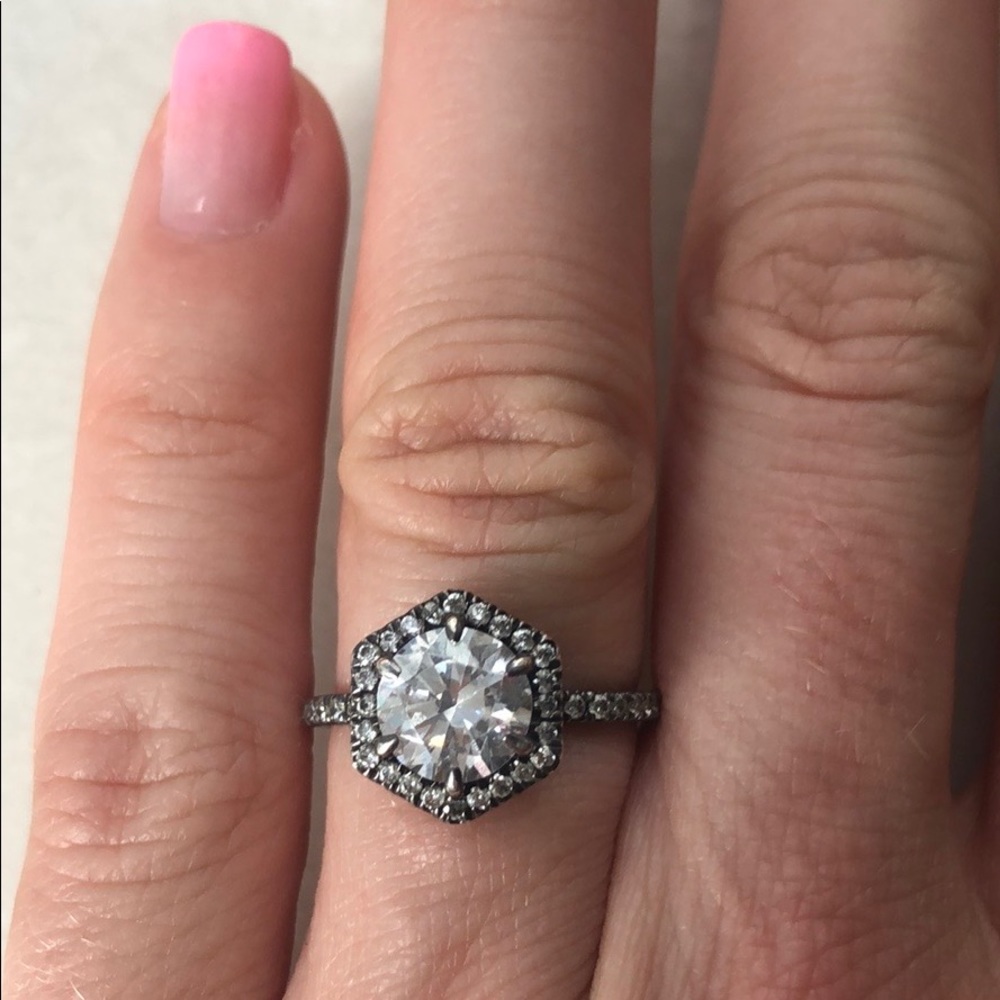 Cubic Zirconium sz 6.5 engagement ring 💍